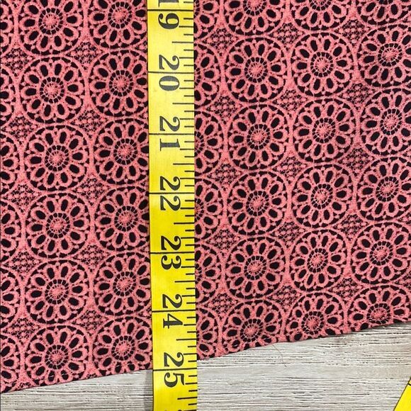 Worthington Deep Coral Ruffle Flutter Sleeve Blouse Small Medallion Print‎ - Picture 8 of 9